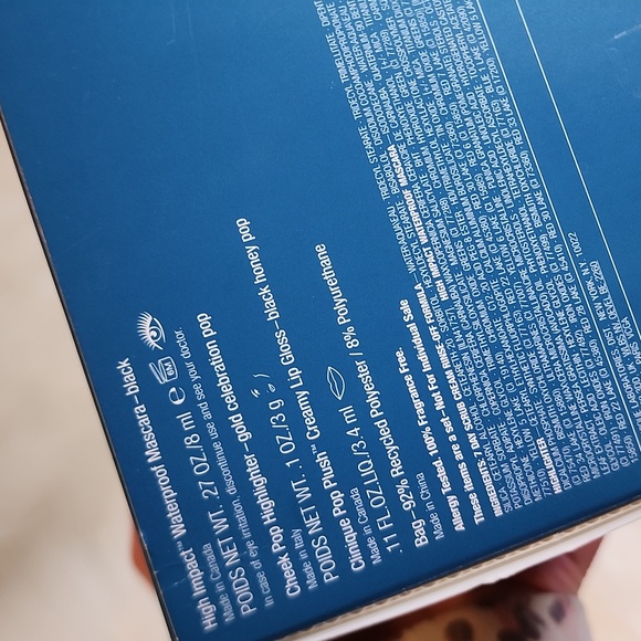 BNEW CLINIQUE SUNNY DAY STAPLES POUCH SET - Picture 9 of 12